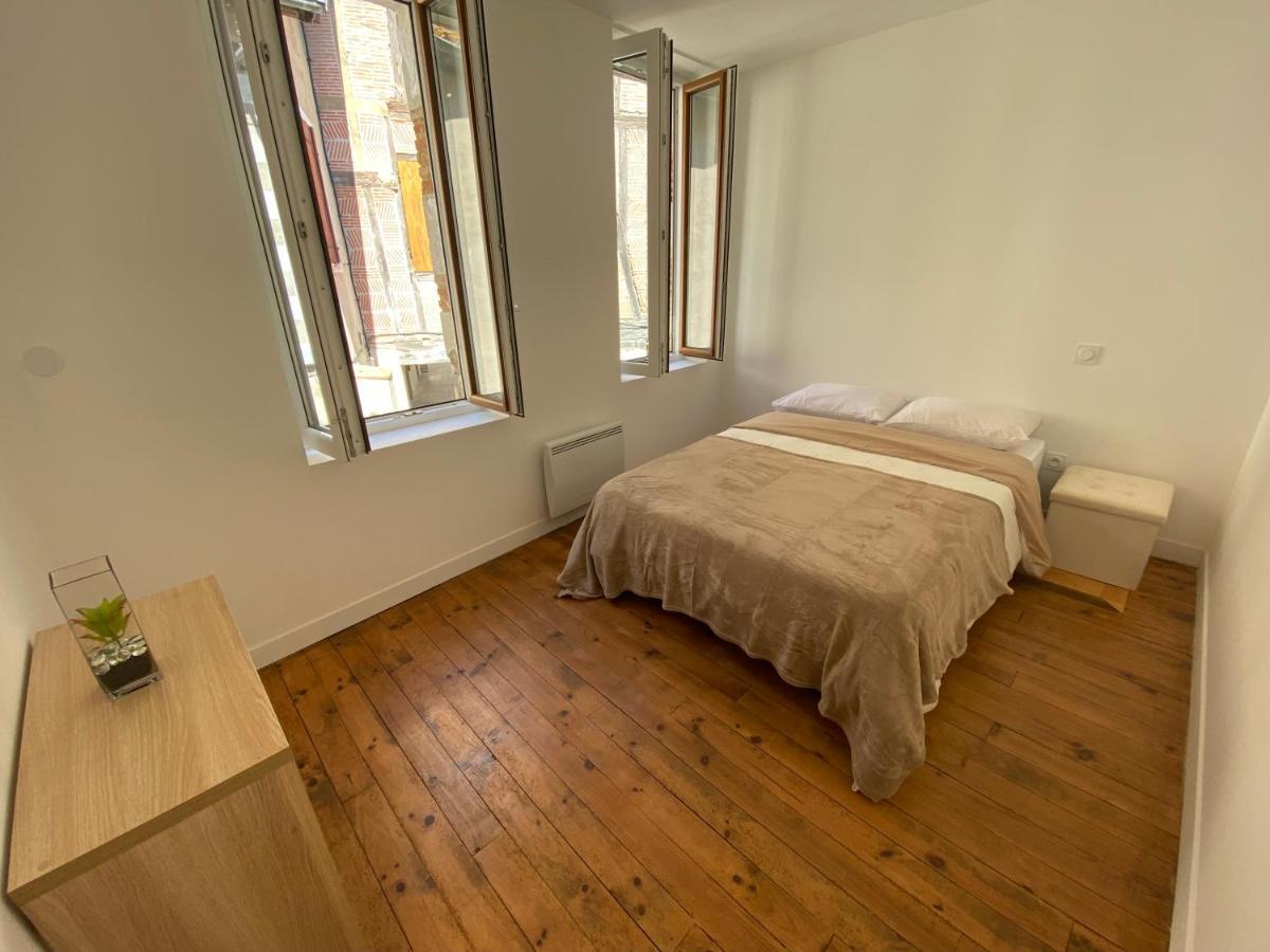 Logement Tout Equipe Layrac Exteriör bild